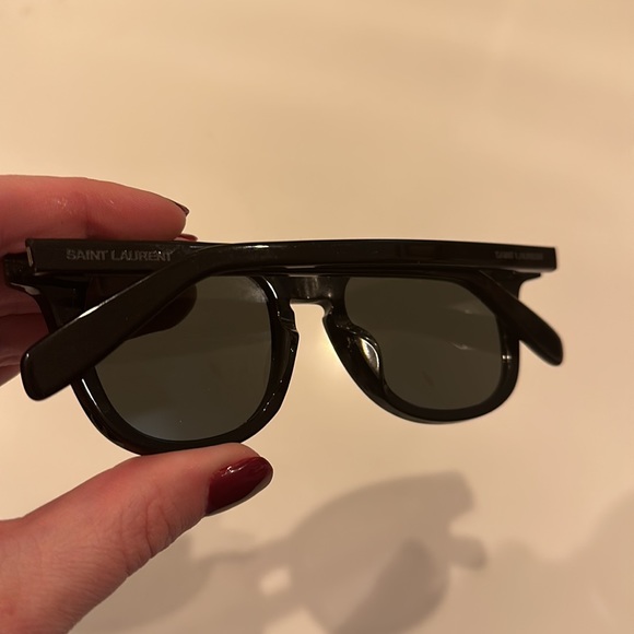 Authentic Saint Laurent Black Round Sunglasses - Picture 3 of 6